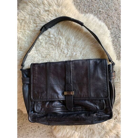 Juicy Couture Leather Zipper Detail Expandable Shoulder Bag Black - Picture 3 of 12